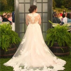 Madison James Wedding gown- size 12 Style MJ417